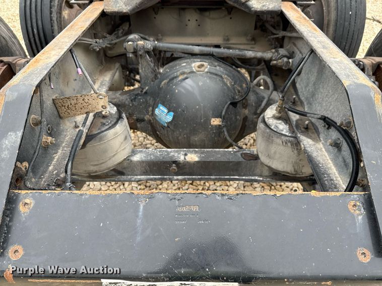 image for item YA0516 2018 Kenworth T680 semi truck