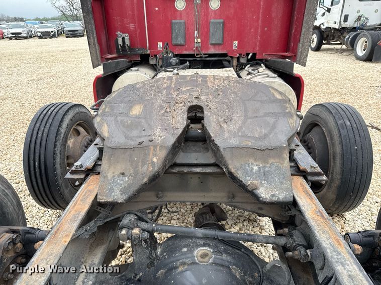 image for item YA0516 2018 Kenworth T680 semi truck