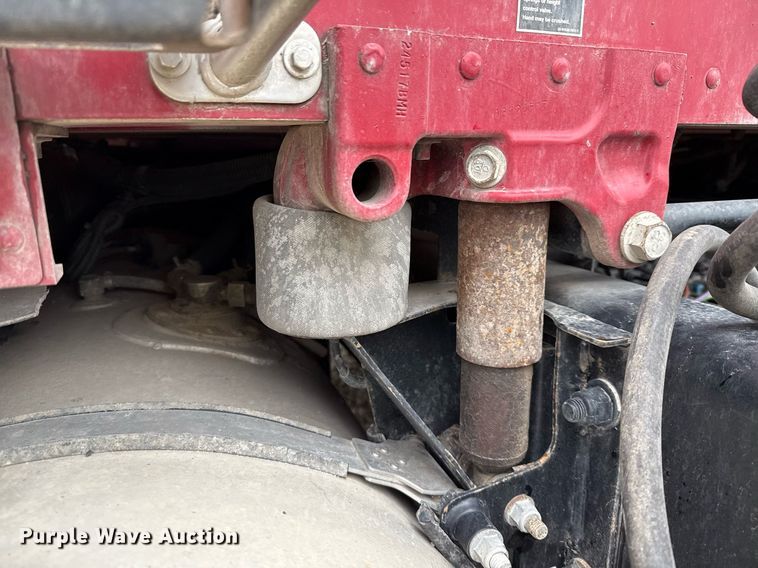 image for item YA0516 2018 Kenworth T680 semi truck