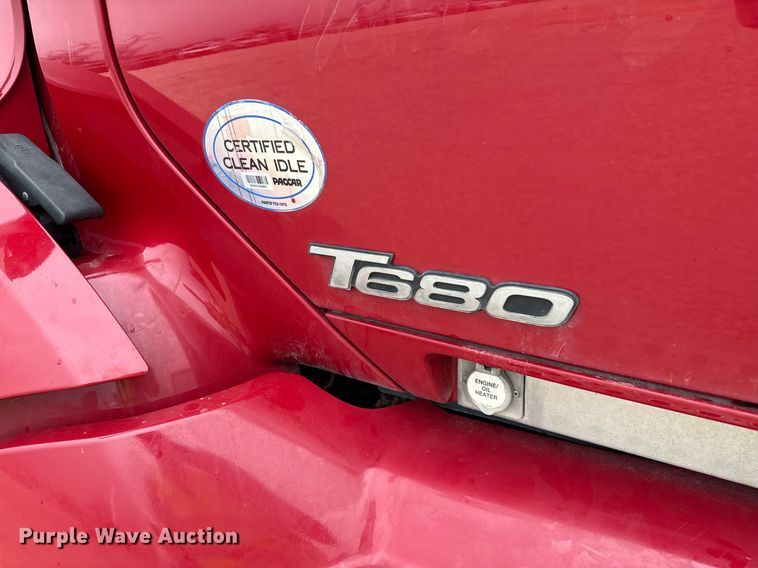 image for item YA0516 2018 Kenworth T680 semi truck