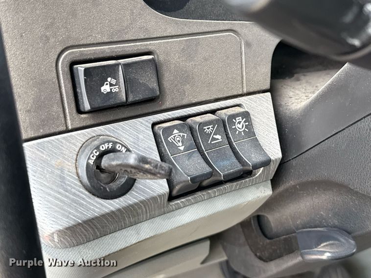 image for item YA0516 2018 Kenworth T680 semi truck