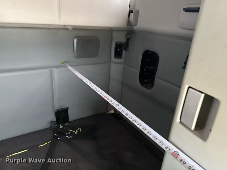 image for item YA0516 2018 Kenworth T680 semi truck