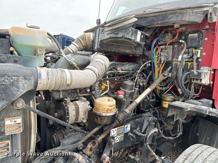 image for item YA0516 2018 Kenworth T680 semi truck