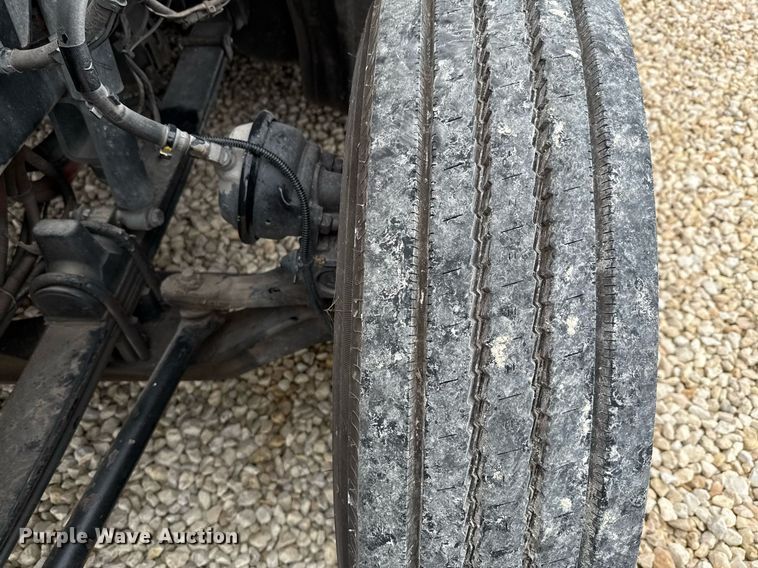 image for item YA0516 2018 Kenworth T680 semi truck