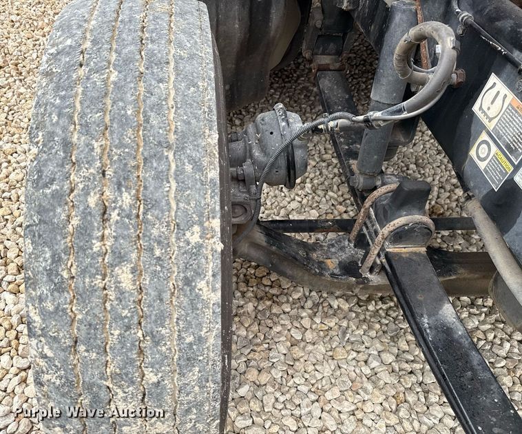 image for item YA0516 2018 Kenworth T680 semi truck