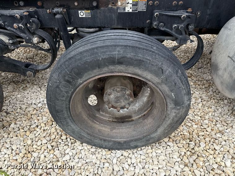 image for item YA0516 2018 Kenworth T680 semi truck