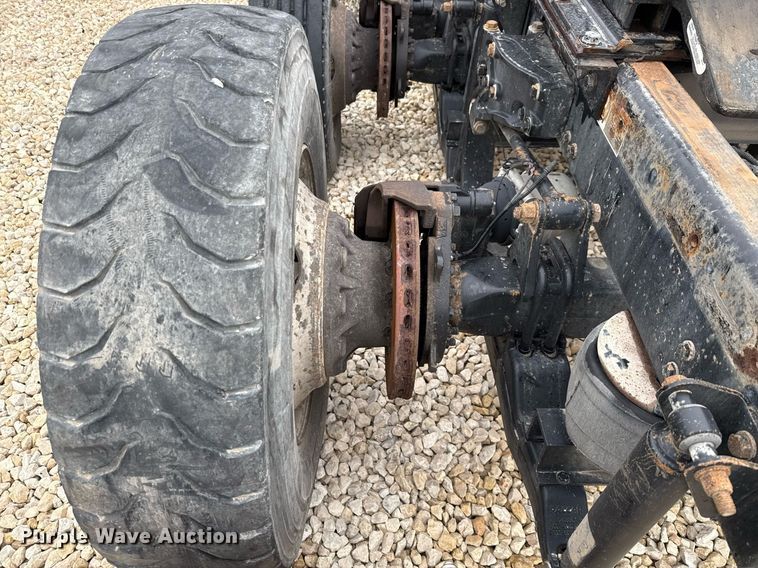 image for item YA0516 2018 Kenworth T680 semi truck