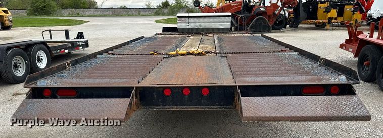 image for item DH9934 2007 Redi Haul tilt deck equipment trailer
