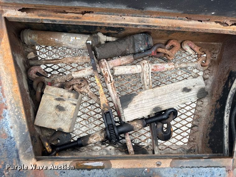 image for item DH9934 2007 Redi Haul tilt deck equipment trailer