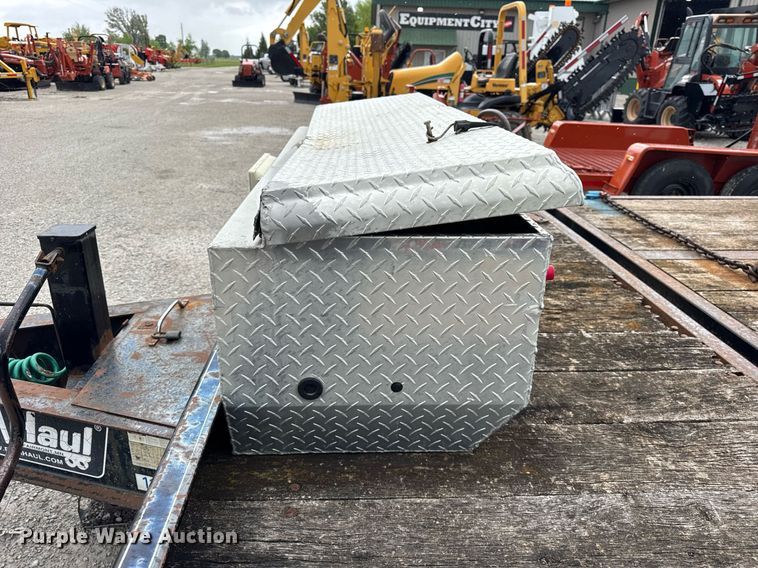 image for item DH9934 2007 Redi Haul tilt deck equipment trailer