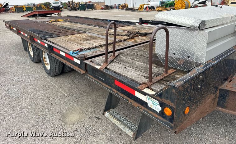 image for item DH9934 2007 Redi Haul tilt deck equipment trailer
