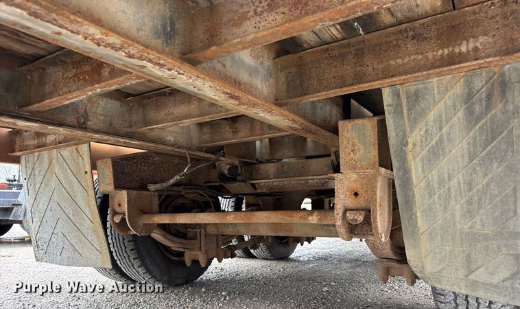 image for item DH9934 2007 Redi Haul tilt deck equipment trailer