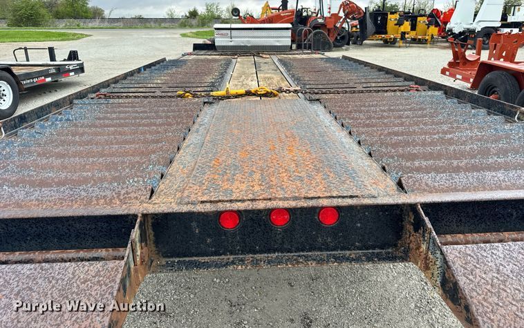 image for item DH9934 2007 Redi Haul tilt deck equipment trailer