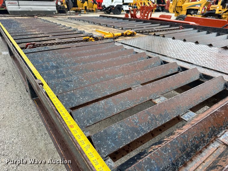 image for item DH9934 2007 Redi Haul tilt deck equipment trailer