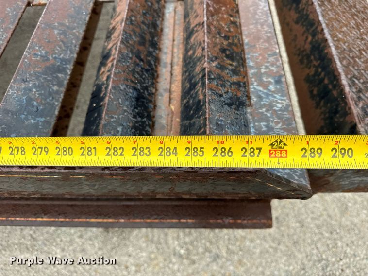 image for item DH9934 2007 Redi Haul tilt deck equipment trailer