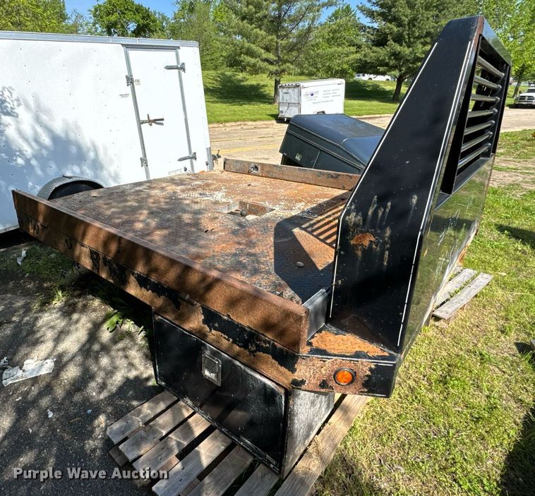 image for item DH9945 Iron star Iron Star flatbed pickup truck bed