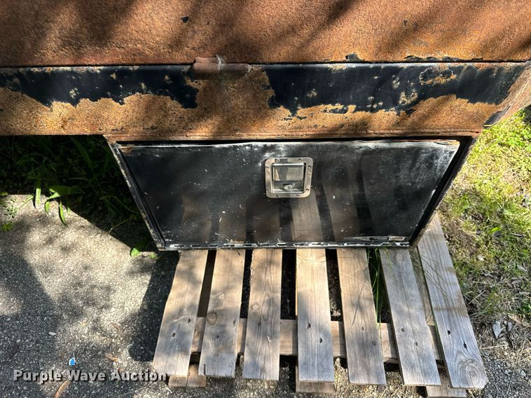 image for item DH9945 Iron star Iron Star flatbed pickup truck bed