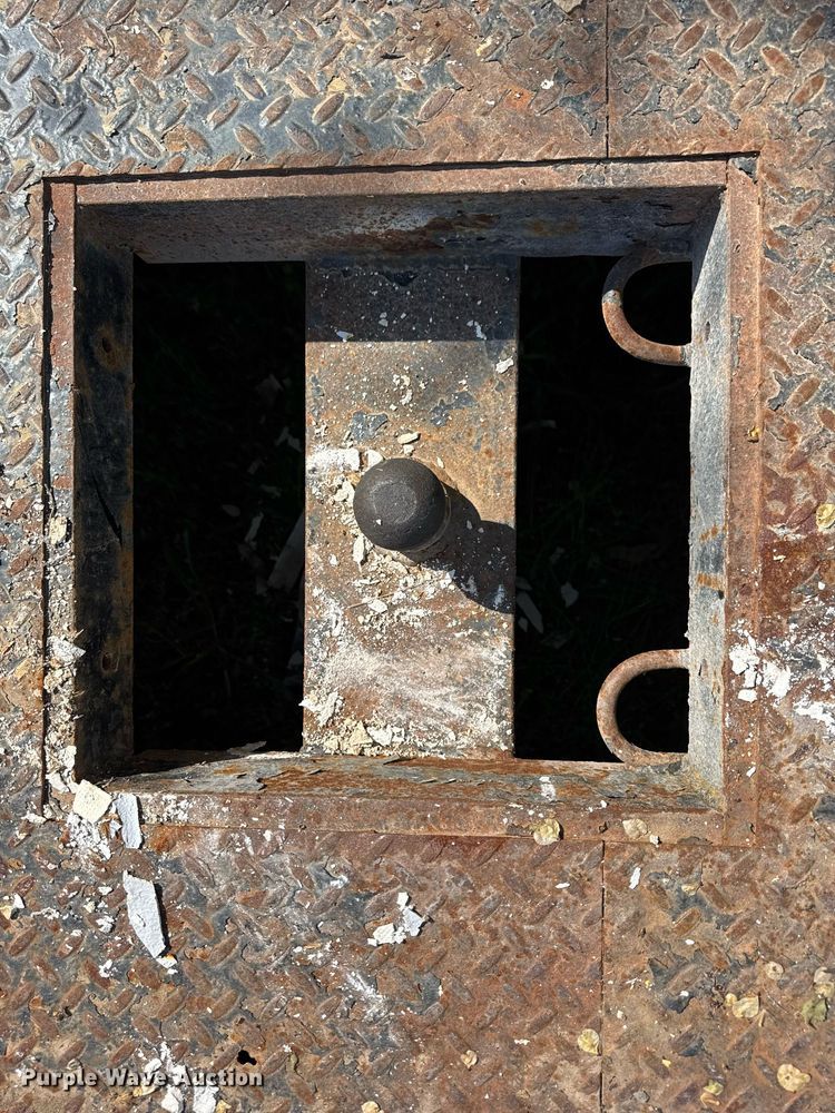 image for item DH9945 Iron star Iron Star flatbed pickup truck bed