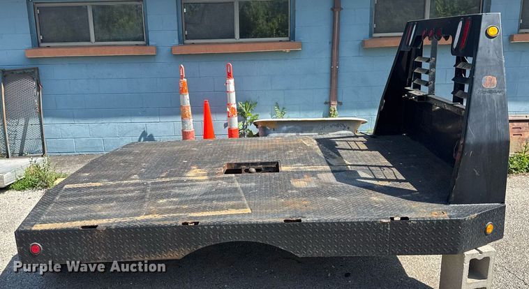 image for item DH9948 Flatbed pickup truck bed