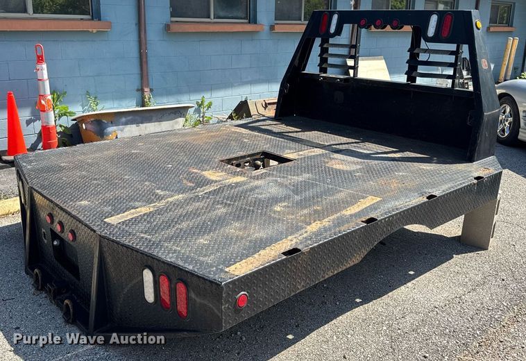 image for item DH9948 Flatbed pickup truck bed