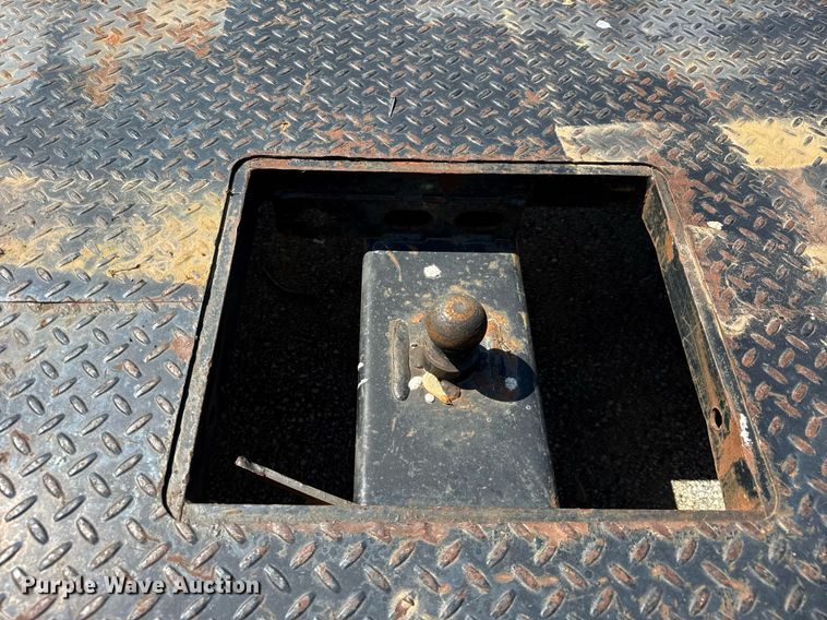 image for item DH9948 Flatbed pickup truck bed