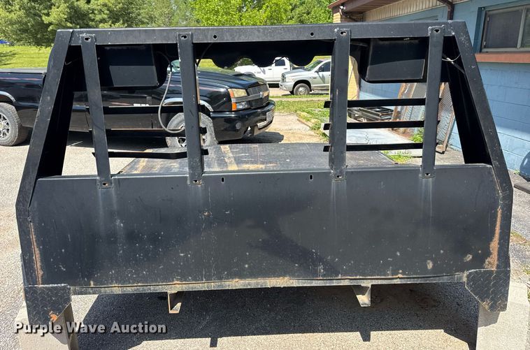 image for item DH9948 Flatbed pickup truck bed