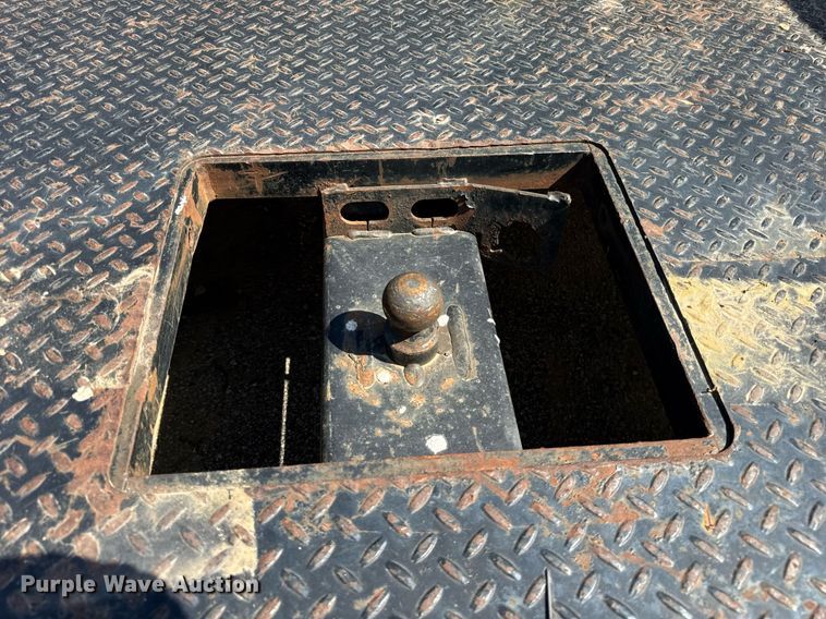 image for item DH9948 Flatbed pickup truck bed