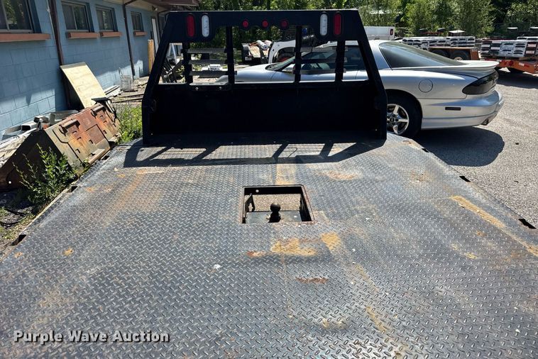 image for item DH9948 Flatbed pickup truck bed