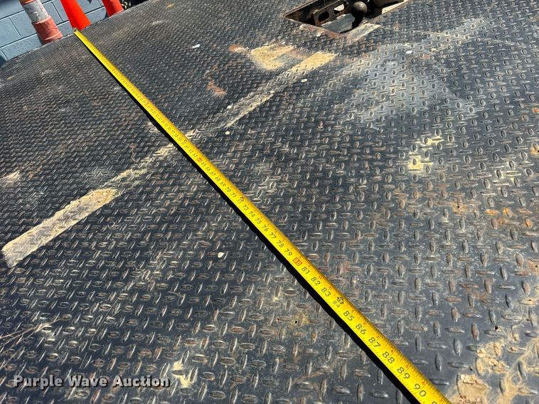 image for item DH9948 Flatbed pickup truck bed