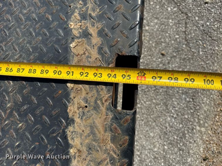 image for item DH9948 Flatbed pickup truck bed