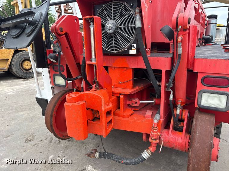 image for item DM1894 2006 Shuttlewagon SWX415B railcar mover