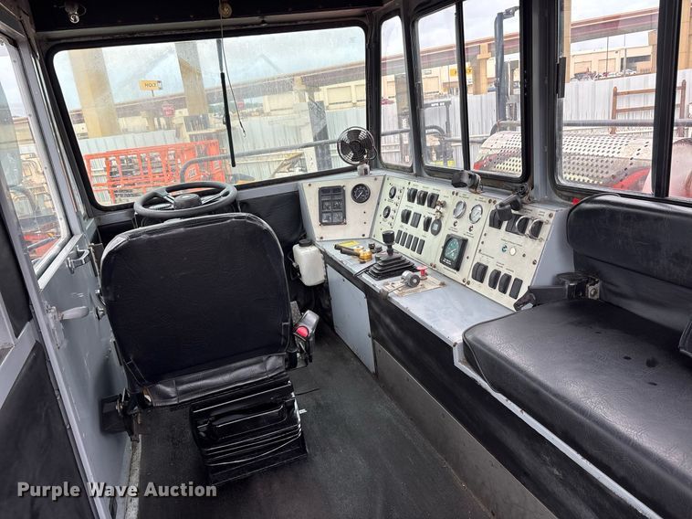 image for item DM1894 2006 Shuttlewagon SWX415B railcar mover