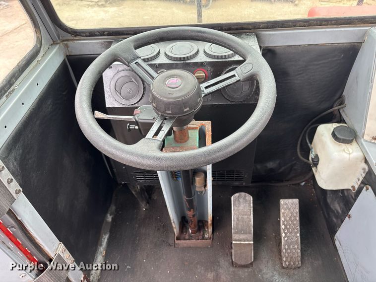 image for item DM1894 2006 Shuttlewagon SWX415B railcar mover