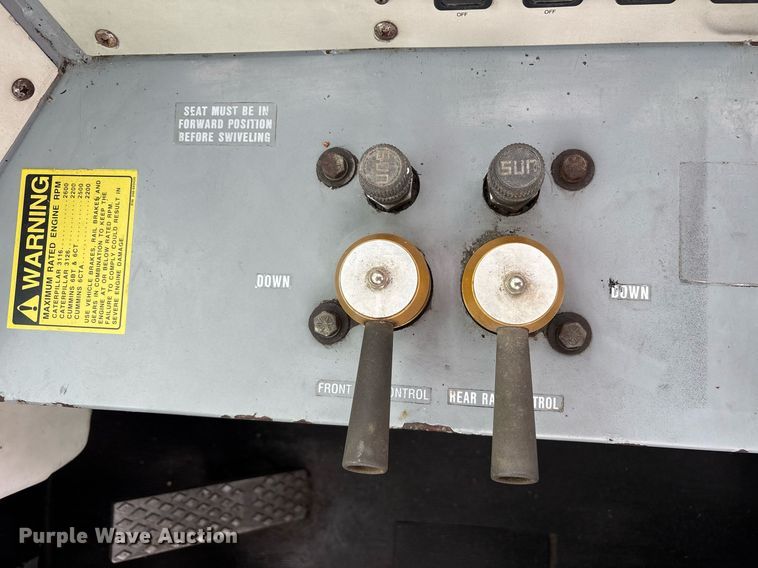 image for item DM1894 2006 Shuttlewagon SWX415B railcar mover