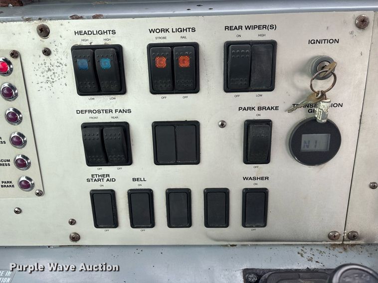 image for item DM1894 2006 Shuttlewagon SWX415B railcar mover