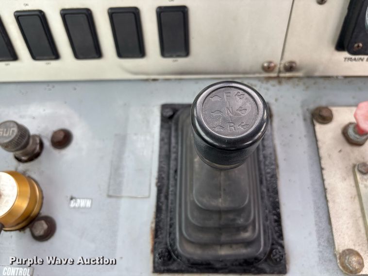 image for item DM1894 2006 Shuttlewagon SWX415B railcar mover