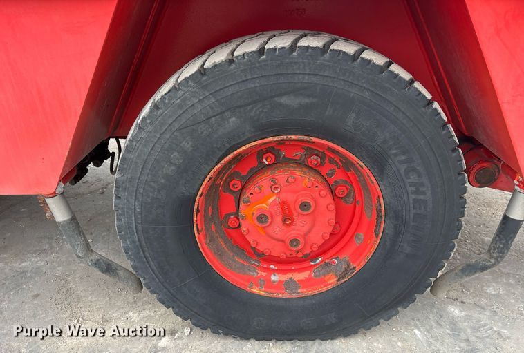 image for item DM1894 2006 Shuttlewagon SWX415B railcar mover