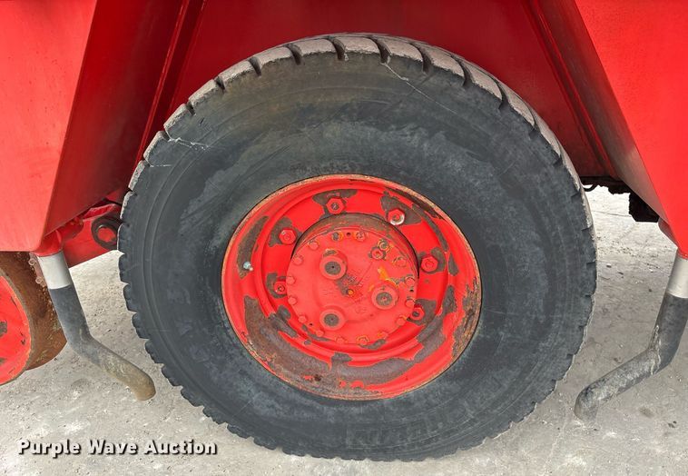 image for item DM1894 2006 Shuttlewagon SWX415B railcar mover