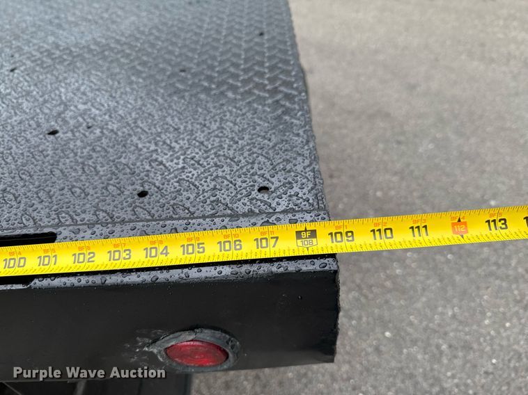 image for item DO0749 2002 Ford F350 Super Duty flatbed pickup truck