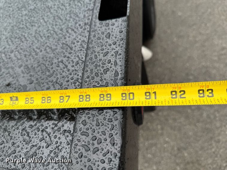 image for item DO0749 2002 Ford F350 Super Duty flatbed pickup truck