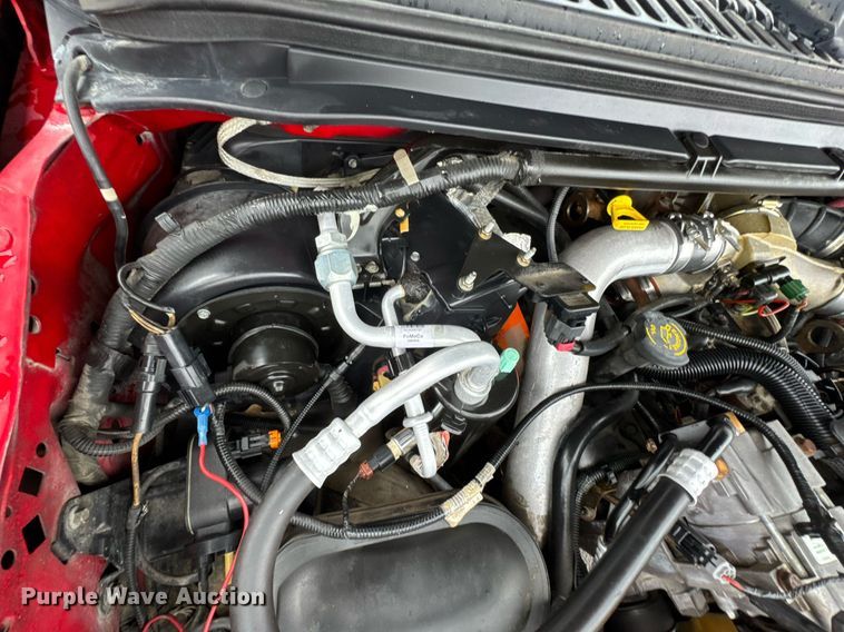 image for item DO0749 2002 Ford F350 Super Duty flatbed pickup truck