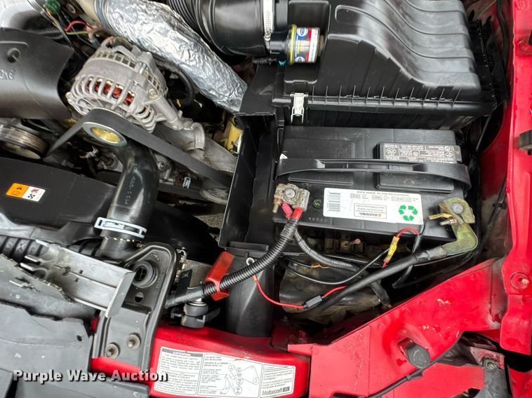 image for item DO0749 2002 Ford F350 Super Duty flatbed pickup truck