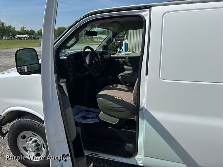 image for item DO0956 2016 Chevrolet Express G2500 van