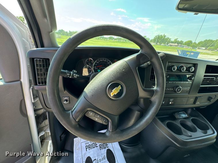 image for item DO0956 2016 Chevrolet Express G2500 van