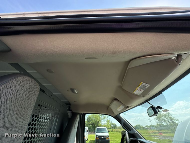 image for item DO0956 2016 Chevrolet Express G2500 van