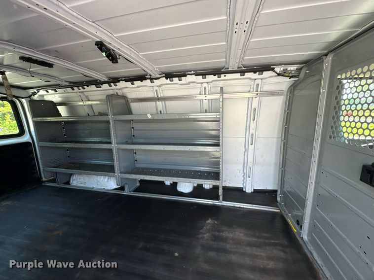 image for item DO0956 2016 Chevrolet Express G2500 van