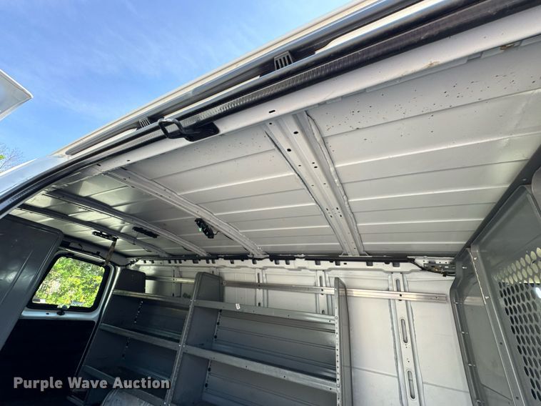 image for item DO0956 2016 Chevrolet Express G2500 van