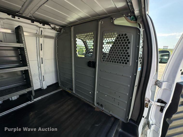 image for item DO0956 2016 Chevrolet Express G2500 van