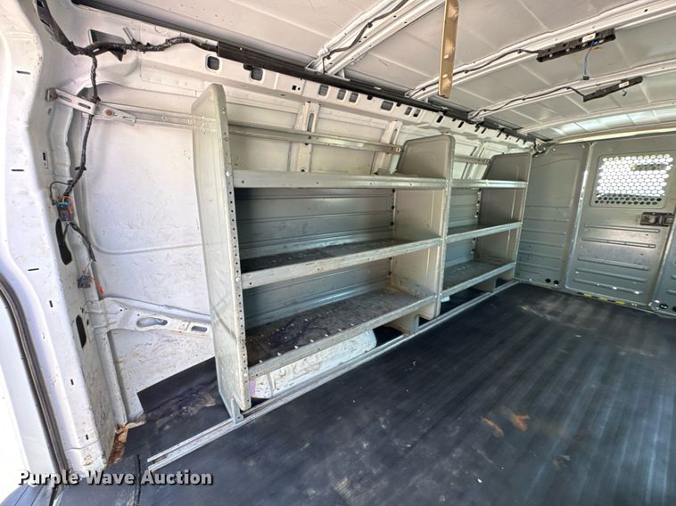 image for item DO0956 2016 Chevrolet Express G2500 van