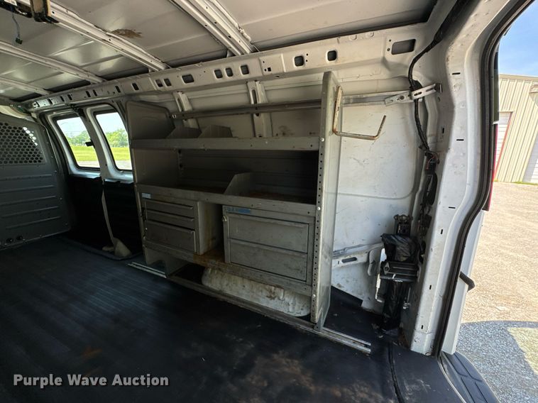 image for item DO0956 2016 Chevrolet Express G2500 van